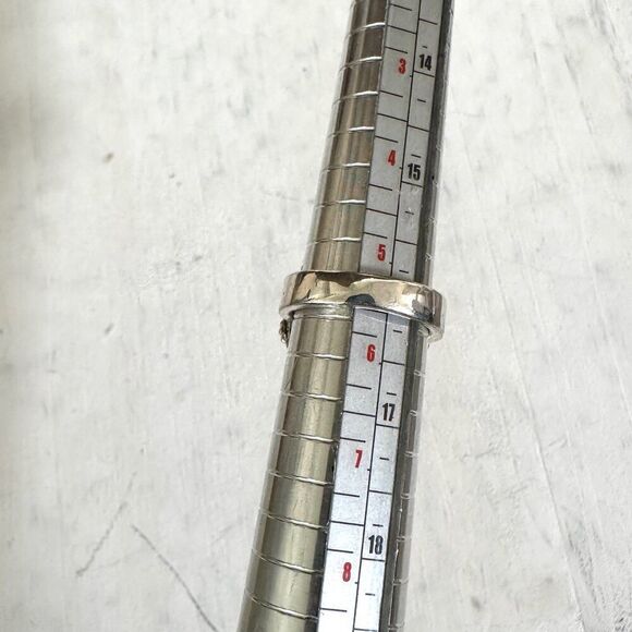 Silver tone and red ring - Picture 4 of 6